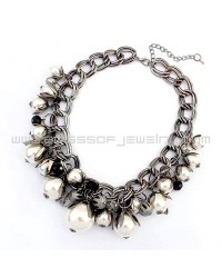 Pearl Collarbone Necklace